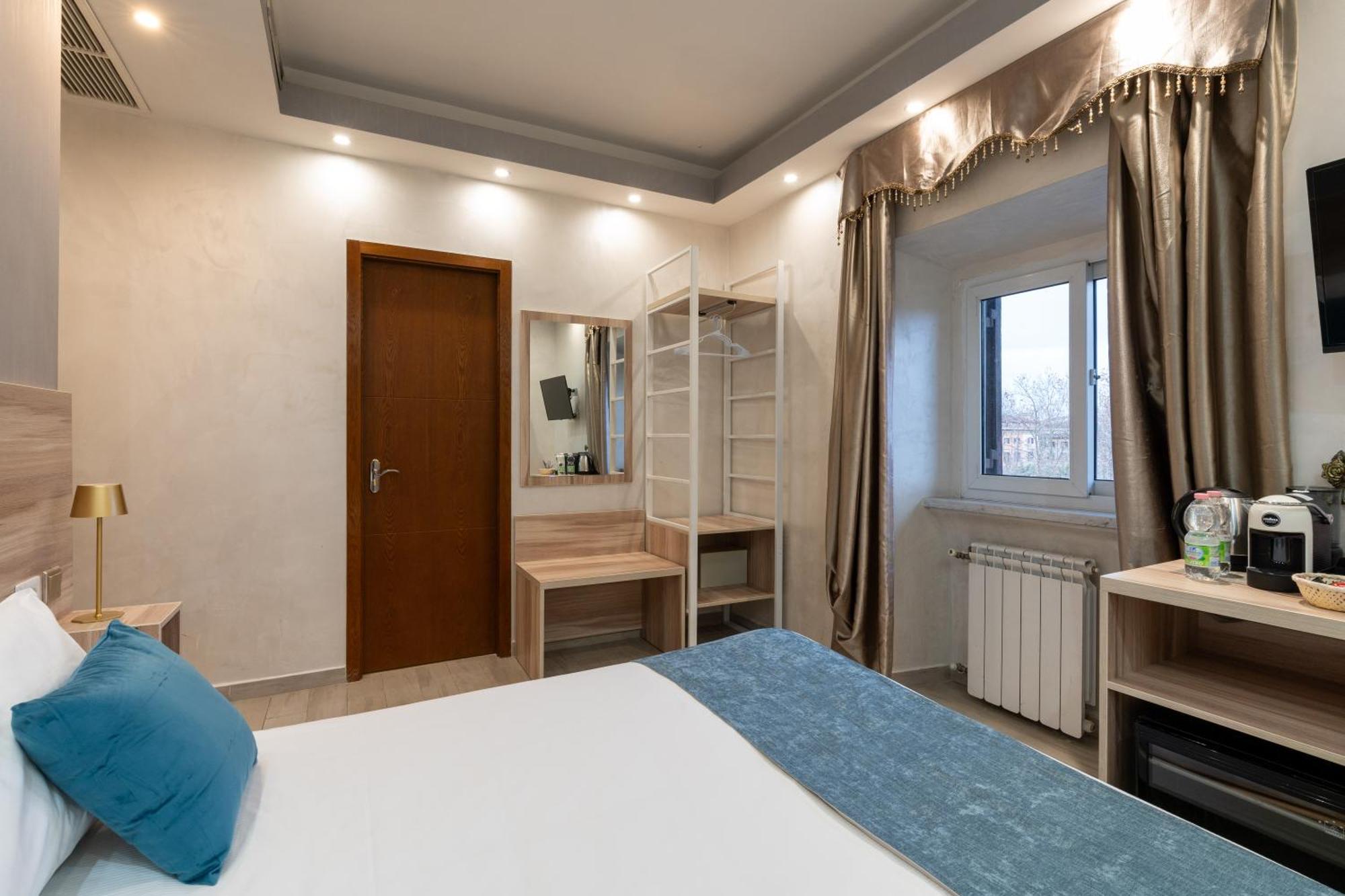 Leone D'Oro Guesthouse - Close To Piazza Vittorio 로마 외부 사진