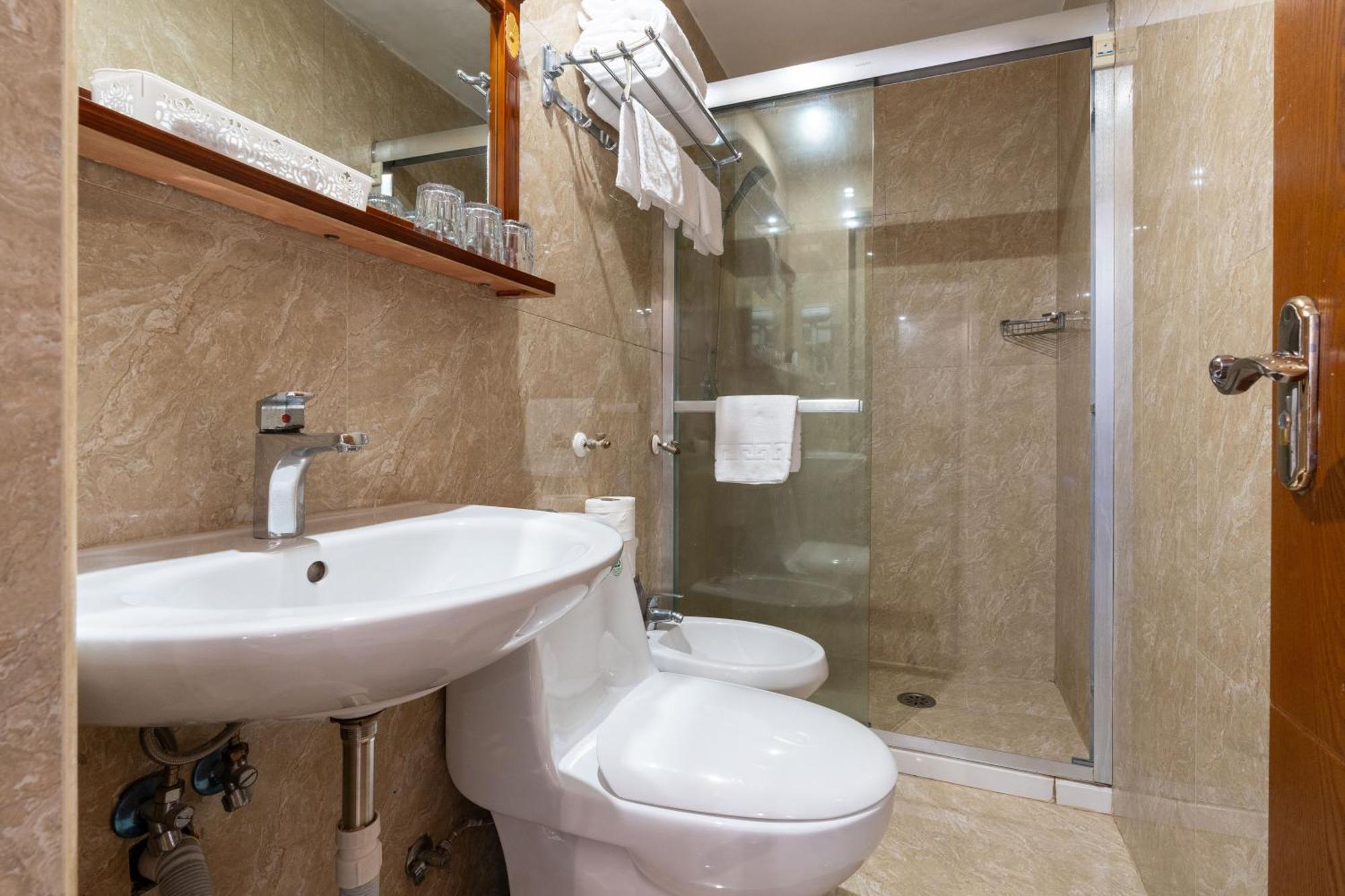 Leone D'Oro Guesthouse - Close To Piazza Vittorio 로마 외부 사진